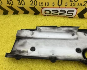 Пластиковая крышка на двс TOYOTA