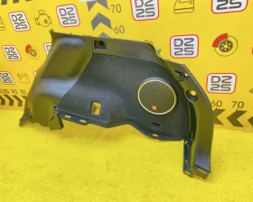Обшивка багажника Toyota