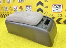 Бардачок между сиденьями TOYOTA HIACE 1997 5881126040 KZH106W 1KZTE, передний