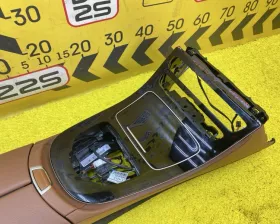Бардачок между сиденьями Mercedes-Benz