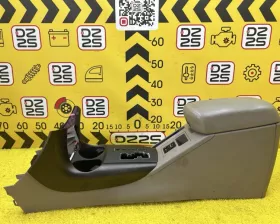 Бардачок между сиденьями Toyota