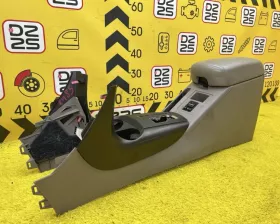 Бардачок между сиденьями Toyota
