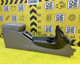Бардачок между сиденьями Toyota