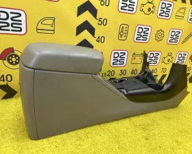 Бардачок между сиденьями Toyota