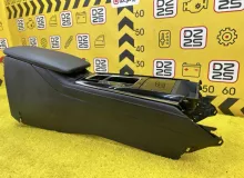 Бардачок между сиденьями MAZDA CX-30 2019- DFR564441 DM8P S8DPTS, передний