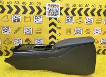 Бардачок между сиденьями MAZDA CX-30 2019- DFR564441 DM8P S8DPTS, передний