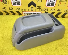 Бардачок между сиденьями Toyota