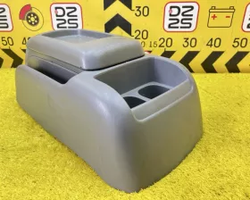 Бардачок между сиденьями Toyota