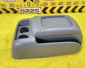Бардачок между сиденьями Toyota