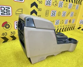 Бардачок между сиденьями Land Rover