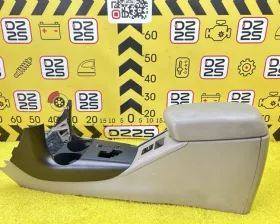 Бардачок между сиденьями Toyota