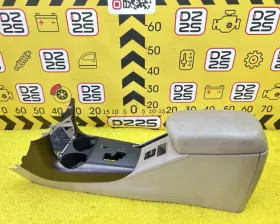 Бардачок между сиденьями Toyota