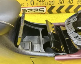 Бардачок между сиденьями Toyota