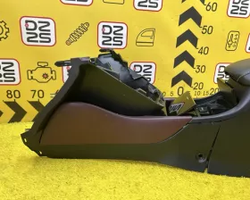 Бардачок между сиденьями Toyota