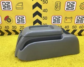 Бардачок между сиденьями Toyota
