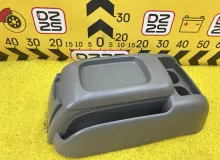 Бардачок между сиденьями TOYOTA HIACE 2007 5881026210 KDH205V 2KDFTV, передний