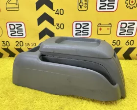 Бардачок между сиденьями Toyota