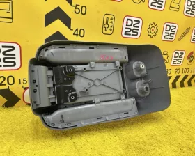 Бардачок между сиденьями Toyota