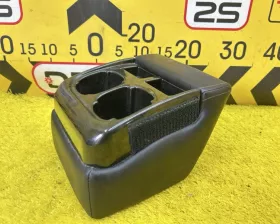 Бардачок между сиденьями Toyota