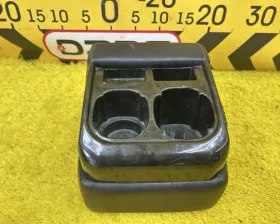 Бардачок между сиденьями Toyota