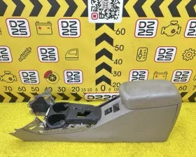 Бардачок между сиденьями Toyota