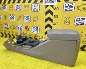 Бардачок между сиденьями Toyota