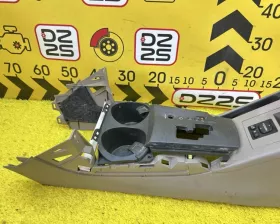 Бардачок между сиденьями Toyota
