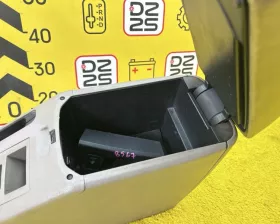 Бардачок между сиденьями Toyota