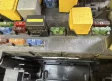 Блок предохранителей Mercedes-Benz V-CLASS 2008 A6395450101 W639 M272E35/272.978/272978, передний