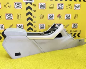 Бардачок между сиденьями Land Rover