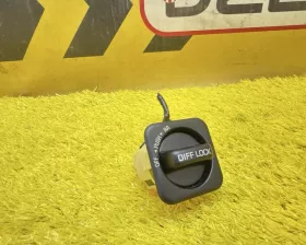 Кнопка включения 4WD Toyota