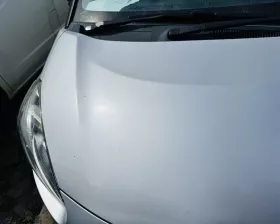 Капот Toyota