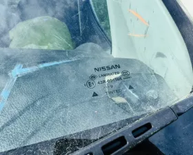 Лобовое стекло Nissan