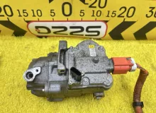 Компрессор кондиционера TOYOTA AQUA 2015 8837052012 NHP10 1NZFXE, передний