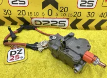 Компрессор кондиционера LEXUS CT200H 2012 8837047050 ZWA10 2ZRFXE, передний