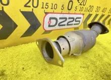 Катализатор TOYOTA ESQUIRE 2015 1741037851 ZRR85G 3ZRFAE, передний