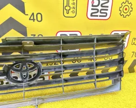 Решетка радиатора Toyota