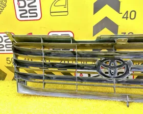 Решетка радиатора Toyota