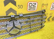 Решетка радиатора Mercedes-Benz V-CLASS 2008 A63988009857700 W639 M272E35/272.978/272978, передняя