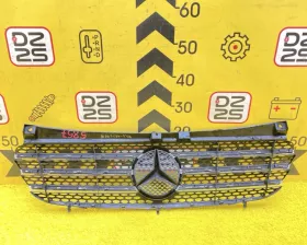 Решетка радиатора Mercedes-Benz