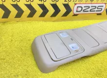 Светильник салона TOYOTA LAND CRUISER 2003 8126060061 UZJ100W 2UZFE, передний