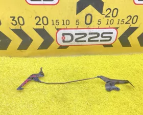Замок капота Toyota
