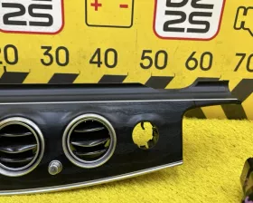 Дуйка Mercedes-Benz