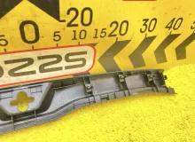 Пластик замка багажника TOYOTA ESQUIRE 2015 6793528100C0 ZRR85G 3ZRFAE, задний