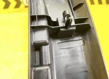 Пластик замка багажника TOYOTA ESQUIRE 2015 6793528100C0 ZRR85G 3ZRFAE, задний