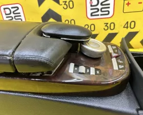 Бардачок между сиденьями Mercedes-Benz