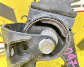 Подушка двигателя TOYOTA