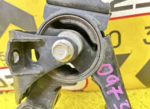 Подушка двигателя TOYOTA VOXY 2014 1237137350 ZWR80G 2ZRFXE, задняя