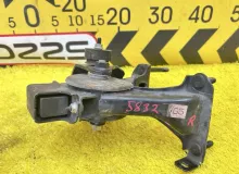 Подушка двигателя TOYOTA VOXY 2014 1237137350 ZWR80G 2ZRFXE, задняя