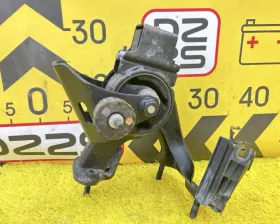 Подушка двигателя TOYOTA